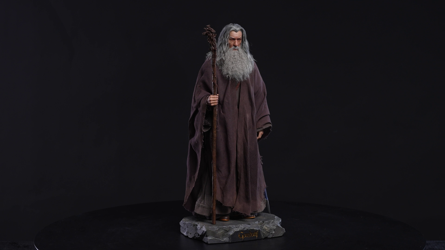 INART Gandalf The Grey 1/6 Collectible Figure Care Guide