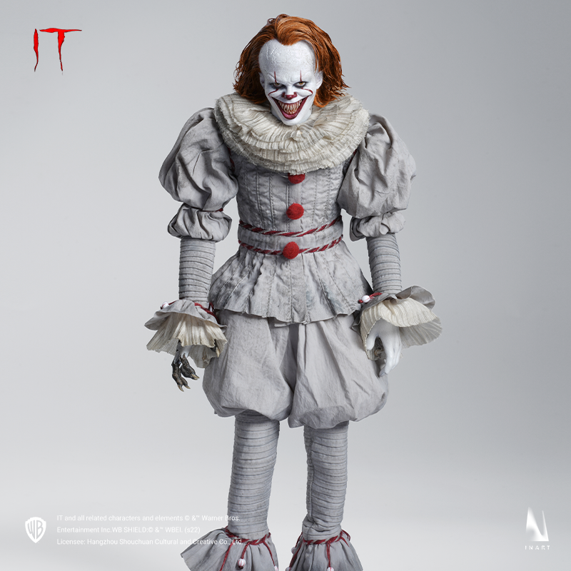 Miniature statue of Pennywise with unsettling details