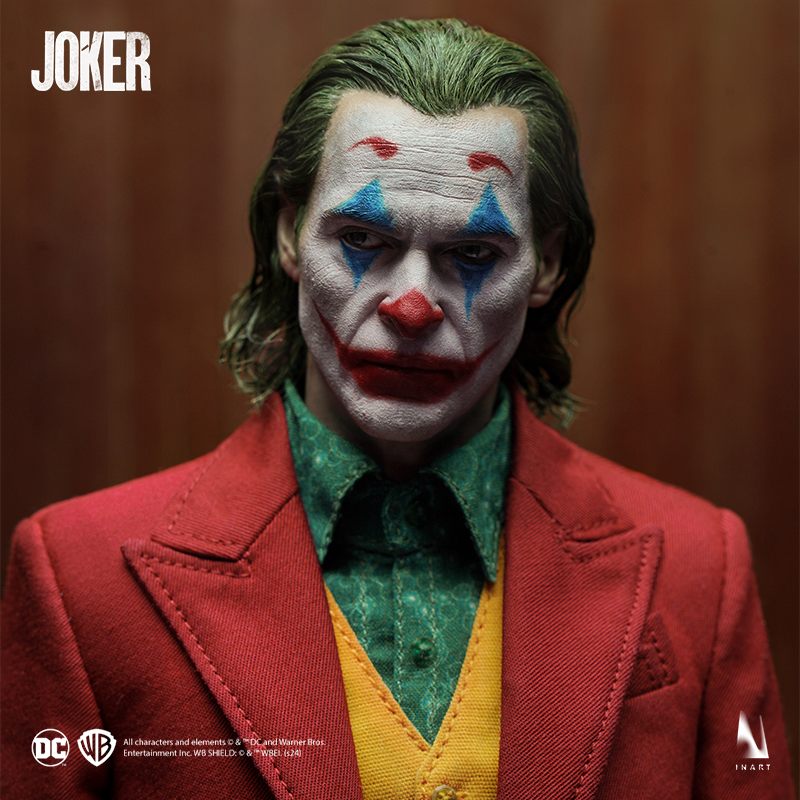 Joker figure with finely detailed accessories